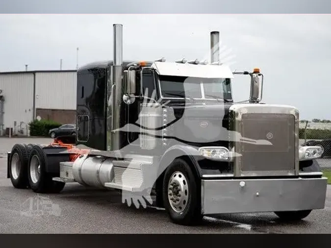 2022 PETERBILT 389