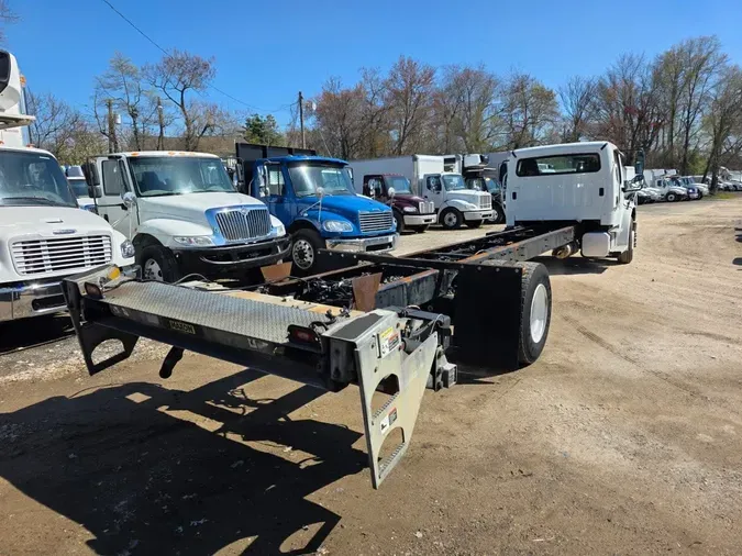 2018 FREIGHTLINER/MERCEDES M2 106