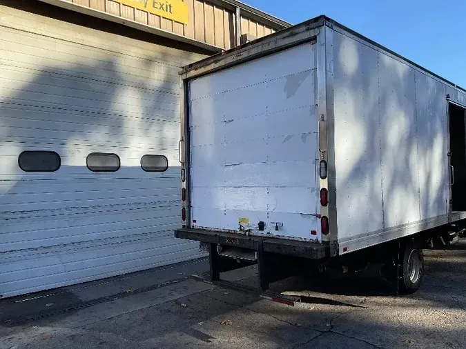 2015 HINO TRUCK 195