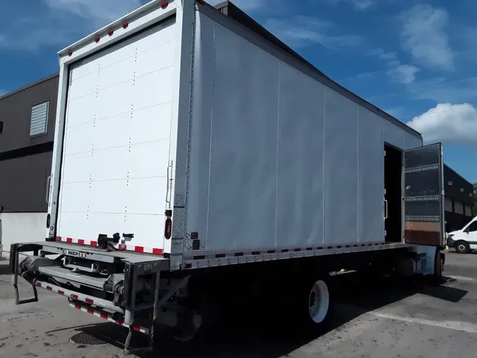 2019 FREIGHTLINER M2 106