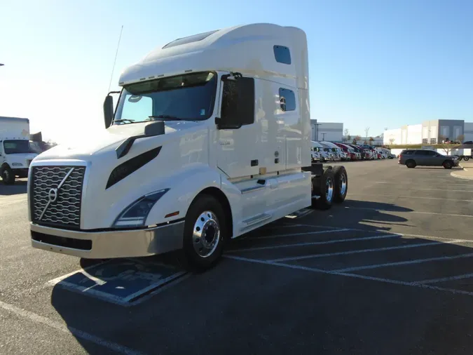 2020 VOLVO VNL64T760