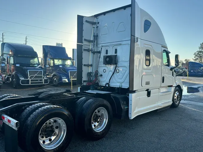 2019 Freightliner Cascadia 126