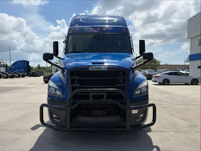 2022 Freightliner Cascadia 126