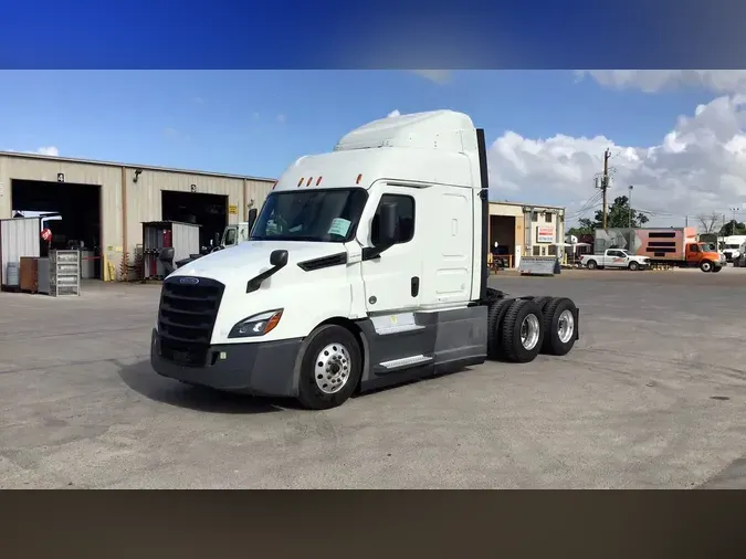2022 Freightliner Cascadia 126