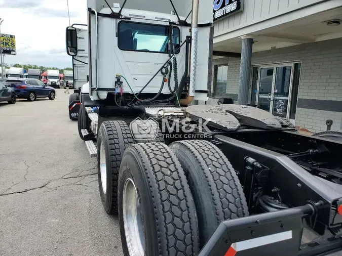 2016 MACK CXU613