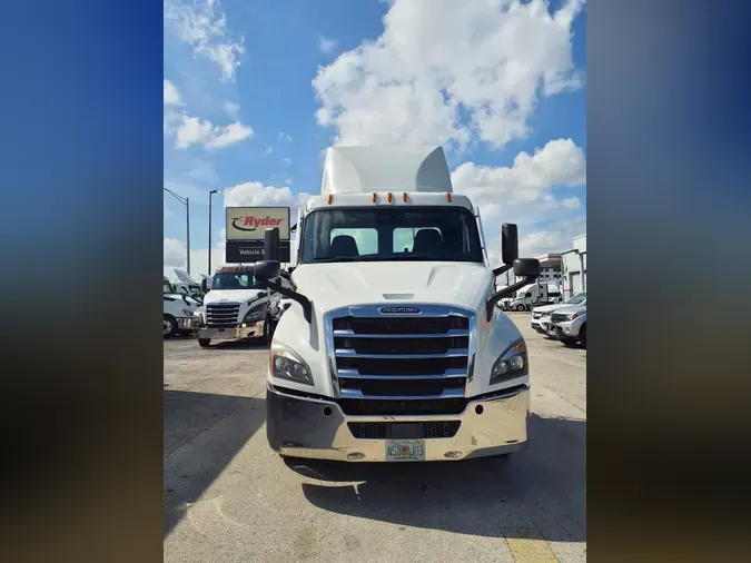 2020 FREIGHTLINER/MERCEDES NEW CASCADIA 1167dec176ed92e5b04caec9f4d91584b14