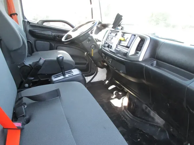 2019 HINO 268