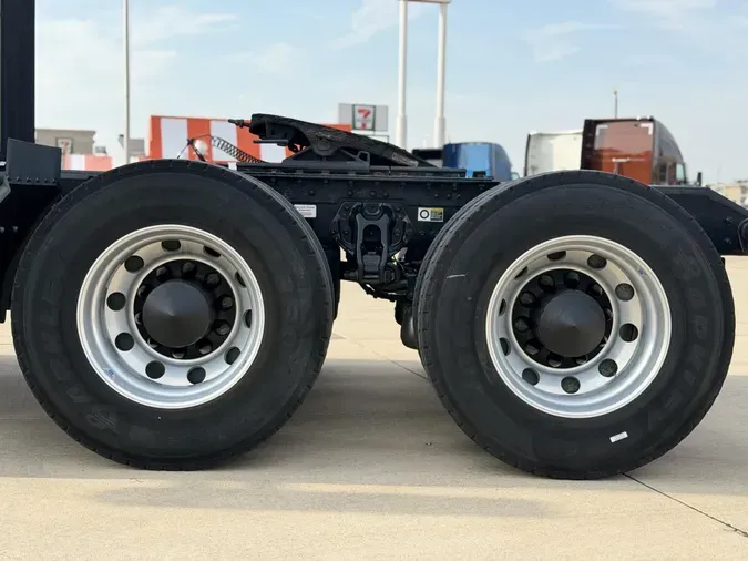 2023 Kenworth T680