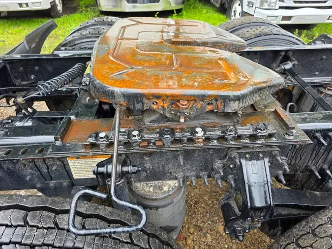 2020 VOLVO VNR64T-640