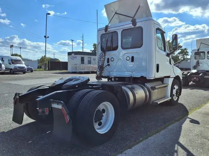 2022 FREIGHTLINER CASCADIA PX12642ST