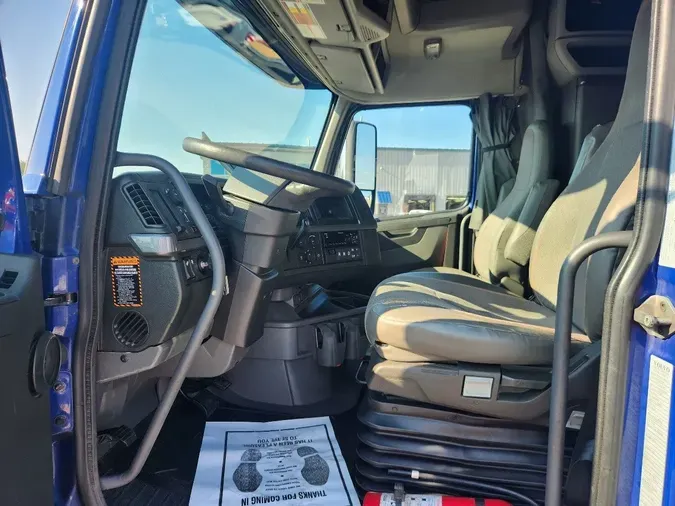 2020 VOLVO VNL760