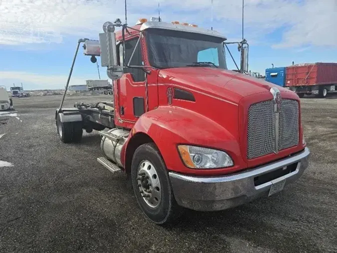 2018 KENWORTH T370