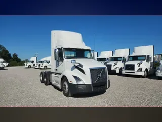 2019 Volvo VNL300