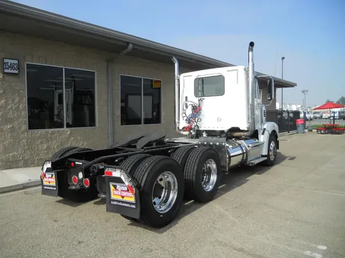 2019 Freightliner CORONADO
