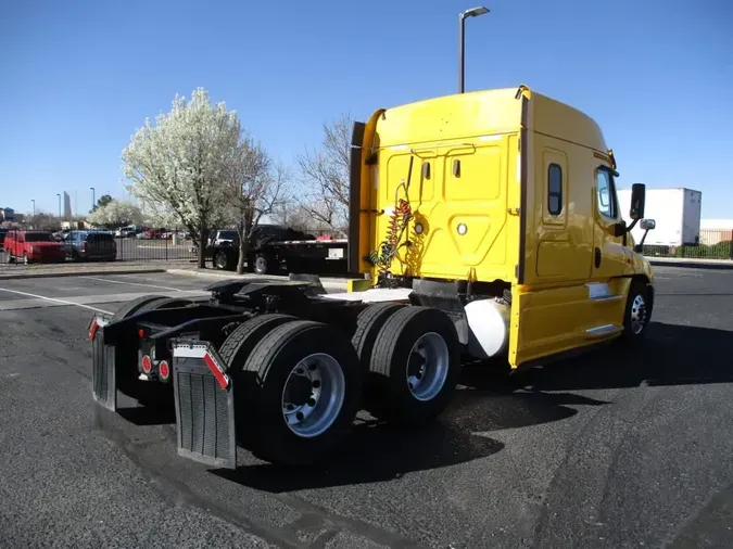 2020 FREIGHTLINER/MERCEDES CASCADIA 125