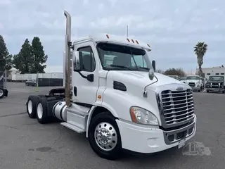 2016 FREIGHTLINER CASCADIA 113