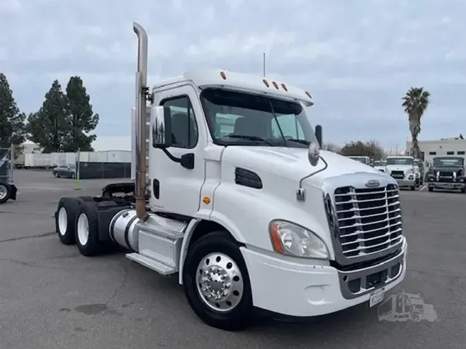 2016 FREIGHTLINER CASCADIA 1137e05be36614c96568c2e5b774667512f