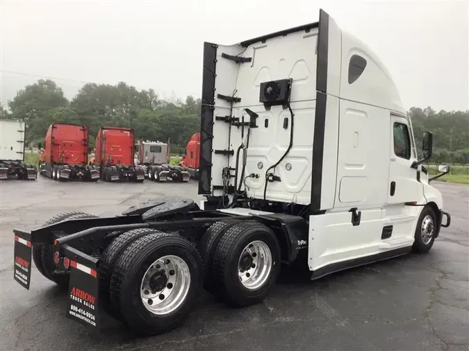 2020 FREIGHTLINER CASCADEVO1