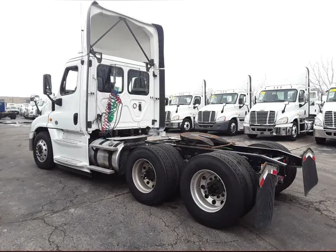 2019 FREIGHTLINER/MERCEDES CASCADIA 125