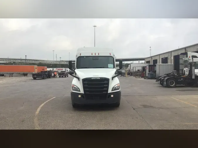 2021 Freightliner Cascadia 126