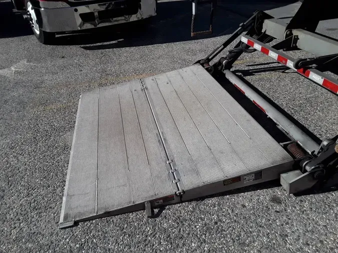 2019 FREIGHTLINER/MERCEDES M2 106