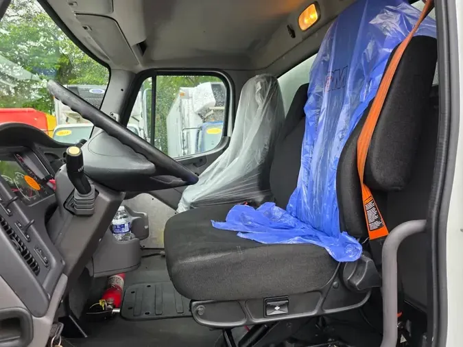 2019 FREIGHTLINER M2 106