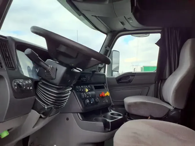 2020 NAVISTAR INTERNATIONAL LT625 SLPR CAB