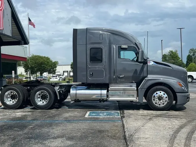 2025 Kenworth T680