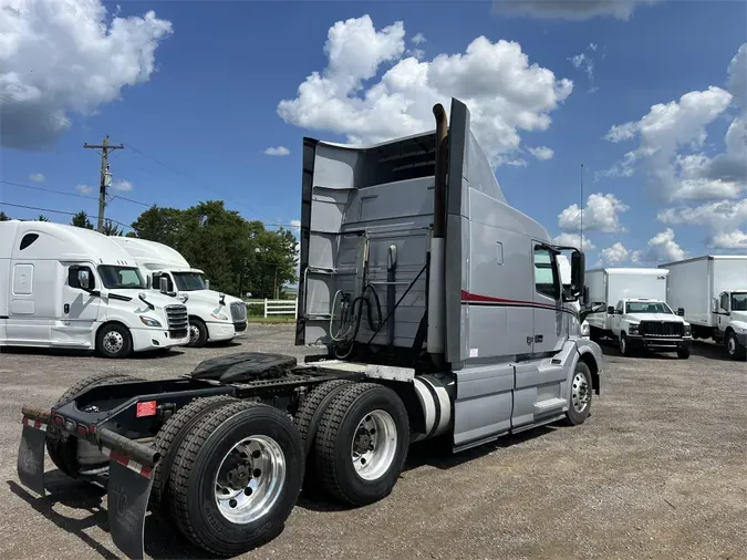 2016 VOLVO VNL64T630