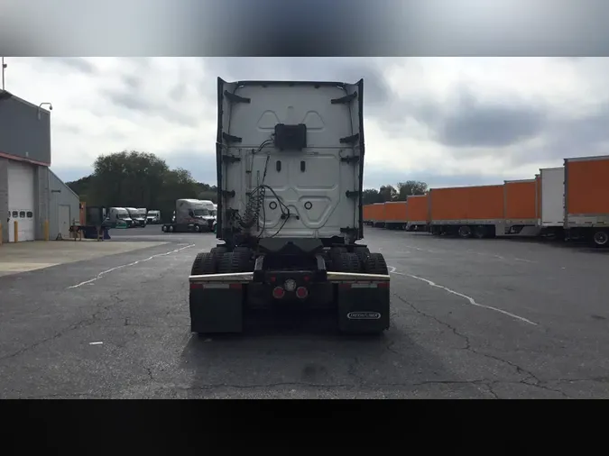 2022 Freightliner Cascadia 126