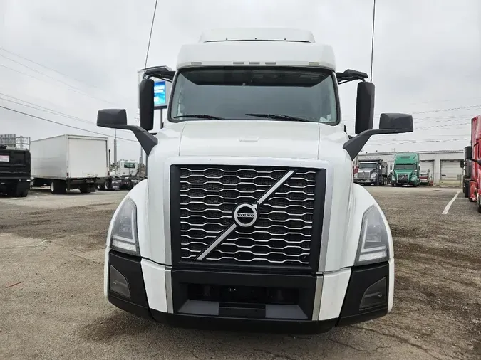 2021 VOLVO VNL64T740