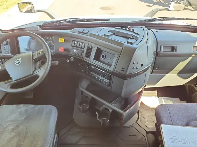 2020 VOLVO VNR64T-640