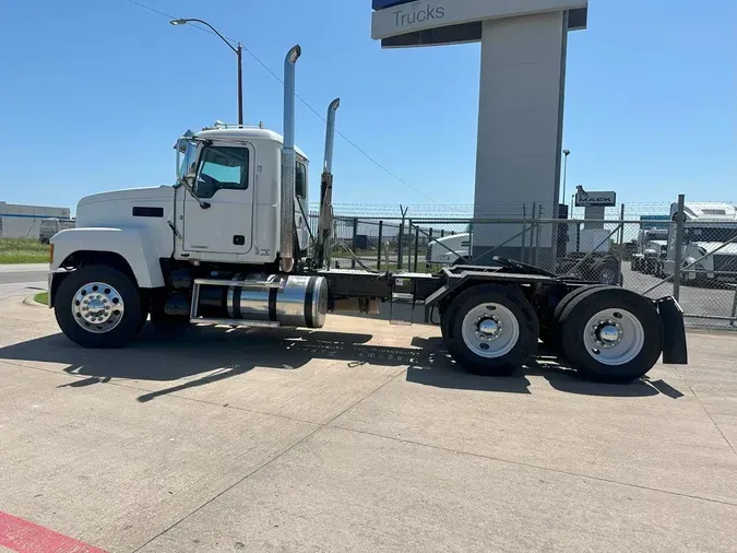 2020 MACK PI64T