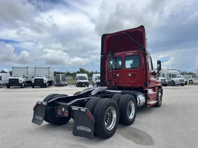 2019 Freightliner Cascadia 125