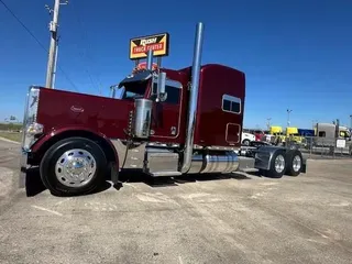 2022 Peterbilt 389