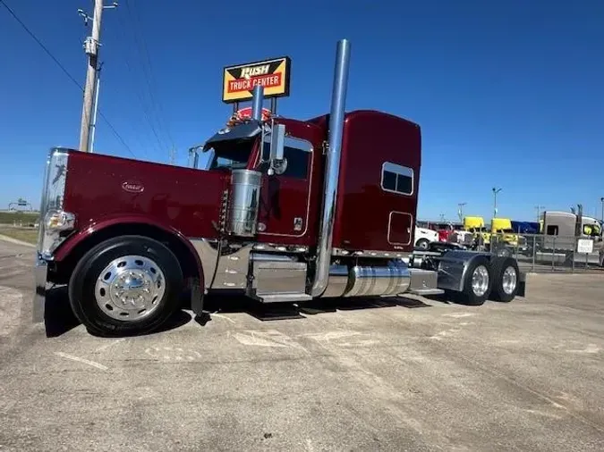2022 Peterbilt 389