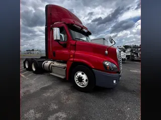 2019 FREIGHTLINER CASCADIA 125