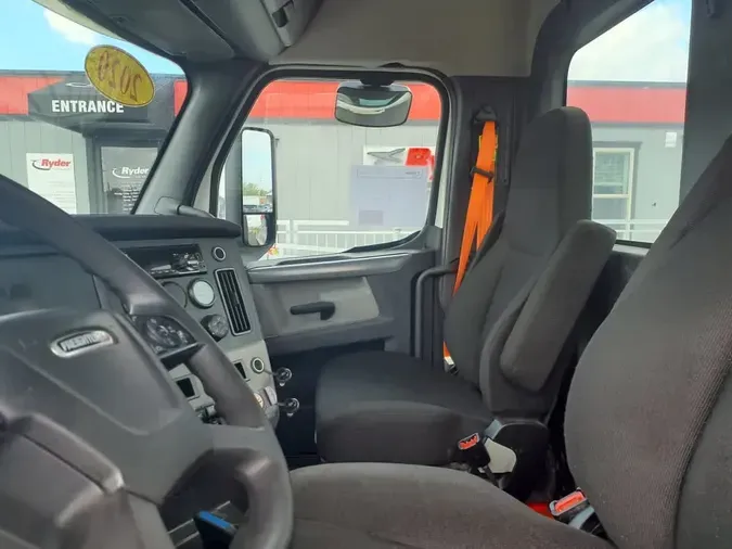 2020 FREIGHTLINER/MERCEDES NEW CASCADIA PX126647e27ed6696a0a7fe3c0d3fdaa5950db7