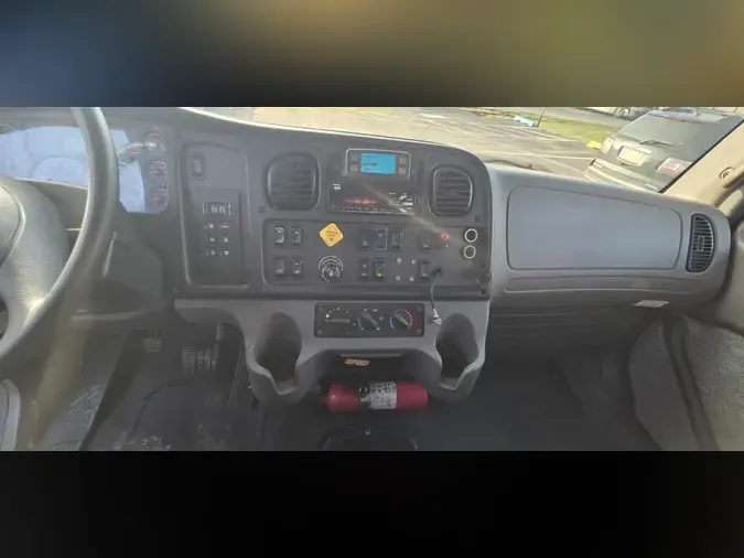 2020 FREIGHTLINER/MERCEDES M2 106