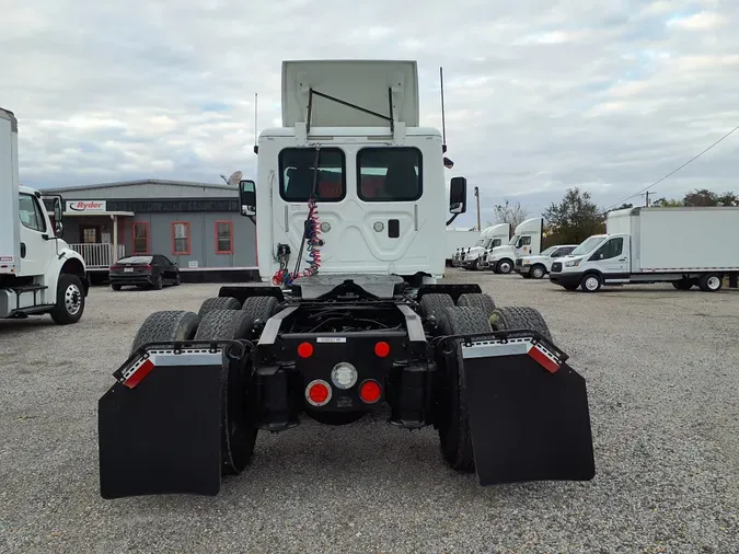 2016 FREIGHTLINER/MERCEDES CASCADIA 125