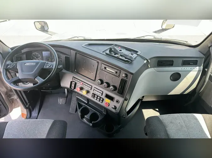 2021 Freightliner Cascadia 126