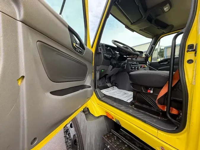 2018 INTERNATIONAL RH613