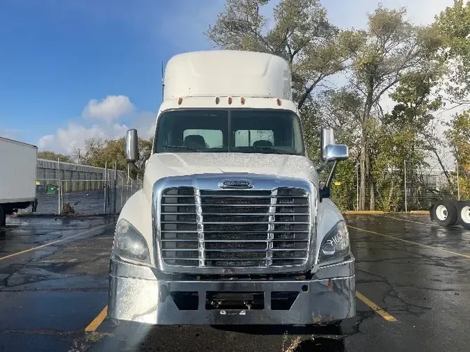 2017 Freightliner X12564ST