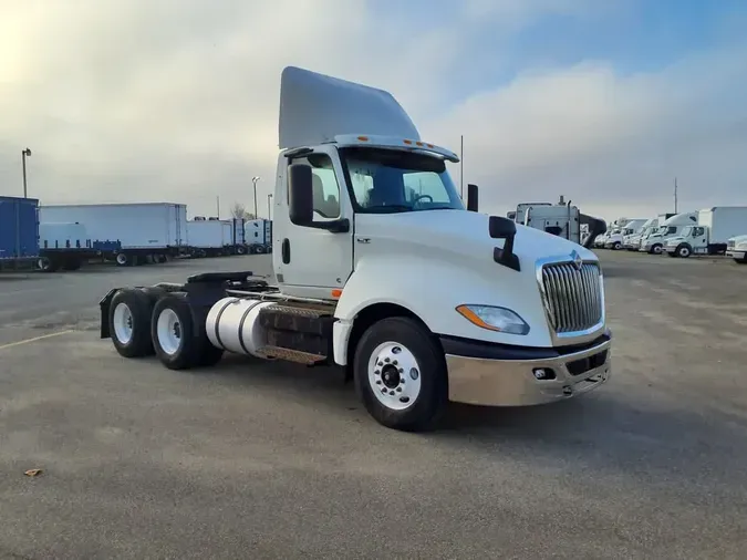 2019 NAVISTAR INTERNATIONAL LT625 DAYCAB T/A