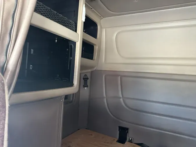 2020 Peterbilt 389