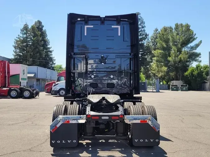 2026 VOLVO VNL64T860