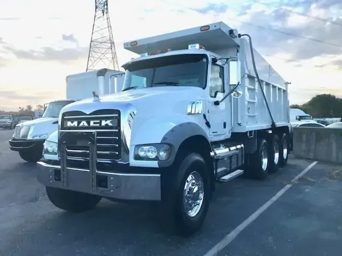 2020 Mack Granite 64FT