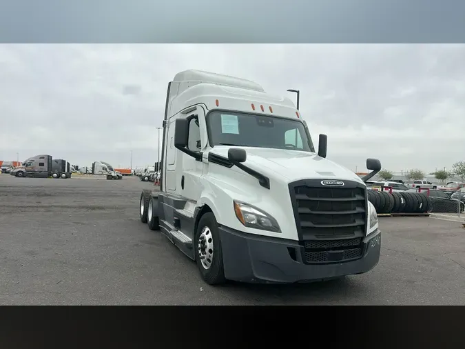 2021 Freightliner Cascadia 1267e3d14f0f46f44753cc833ddfb795b24
