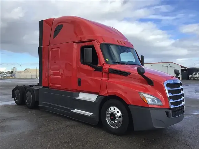 2021 FREIGHTLINER CA126