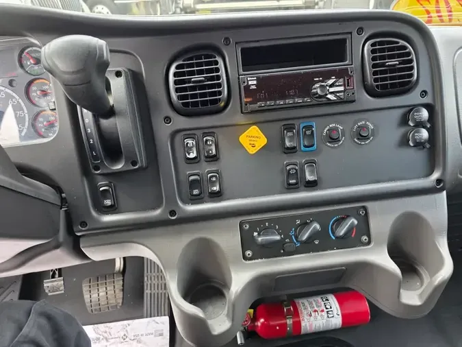 2020 FREIGHTLINER M2 1067e46465871e46b03f3ecc02646166f1c